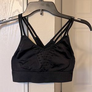 Black sports bra M